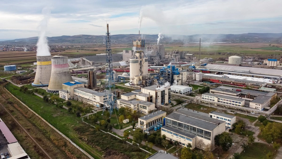 Azomureș, pierderi mari în 2023. Cel mai mare producător de îngrășăminte din țară are cei mai puțin angajați din 2009