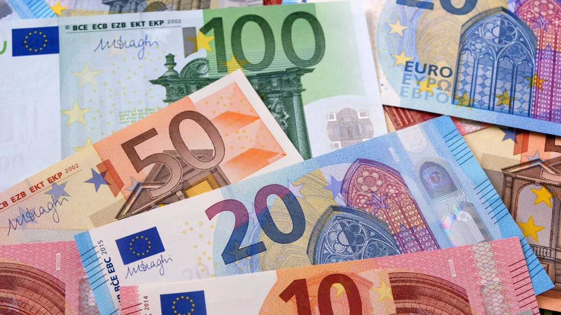 Statul acordă 1.500 de euro românilor, în septembrie. Cine sunt beneficiarii