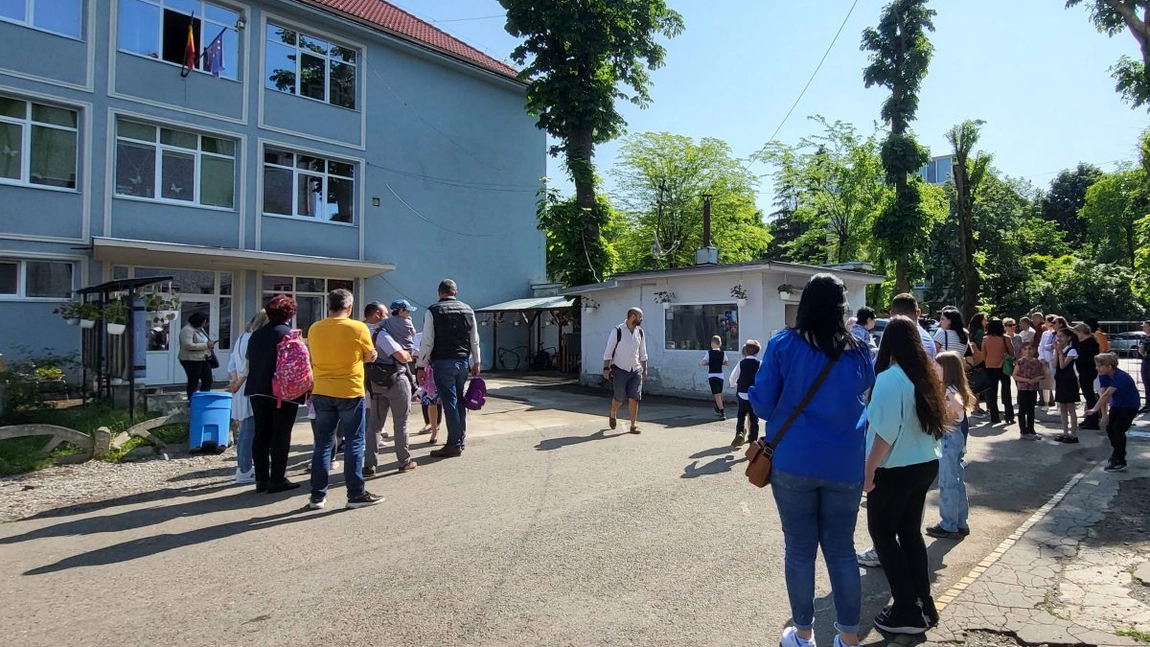 Adio pizza, sucuri şi cafea pe o rază de 500 m lângă şcoli! Decizia a fost luată de Ministerul Sănătății