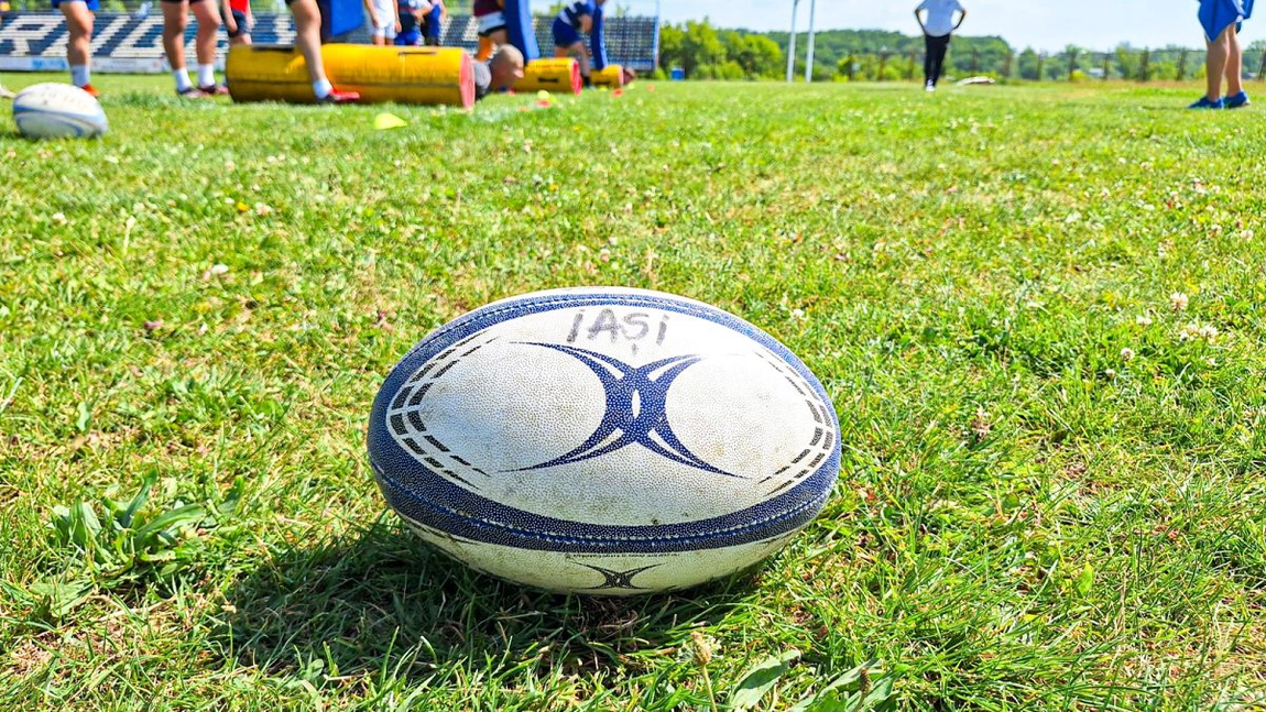 Rugbiștii ieșeni au avut parte de spectatori importanți la antrenament. Președintele Alin Petrache și antrenorul francez David Gerard i-au văzut la lucru pe sportivii de la CS Politehnica - FOTO