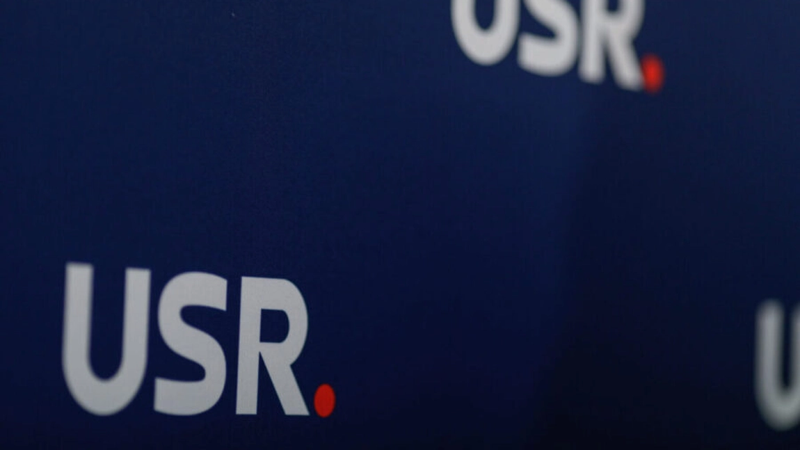 USR face campanie electorală ilegală în ziua votului, în secțiile de vot