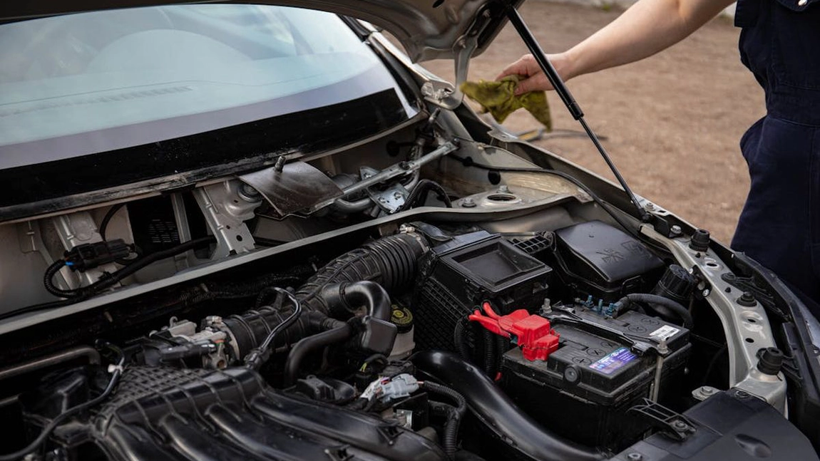 Baterie auto: masuri de intretinere pe timp de vara pentru prelungirea duratei de viata a acesteia