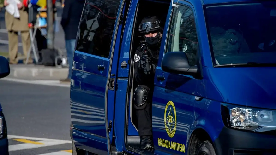 Polițiștii și procurorii efectuează percheziții acasă la sirianul care a încercat să incendieze clădirea Ambasadei Israelului din București