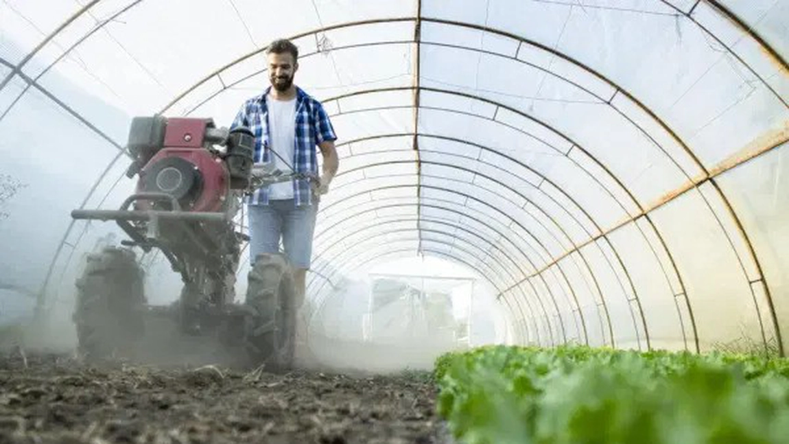 Alegerea motocultorului Ideal: Ghid Complet pentru grădinari și fermieri