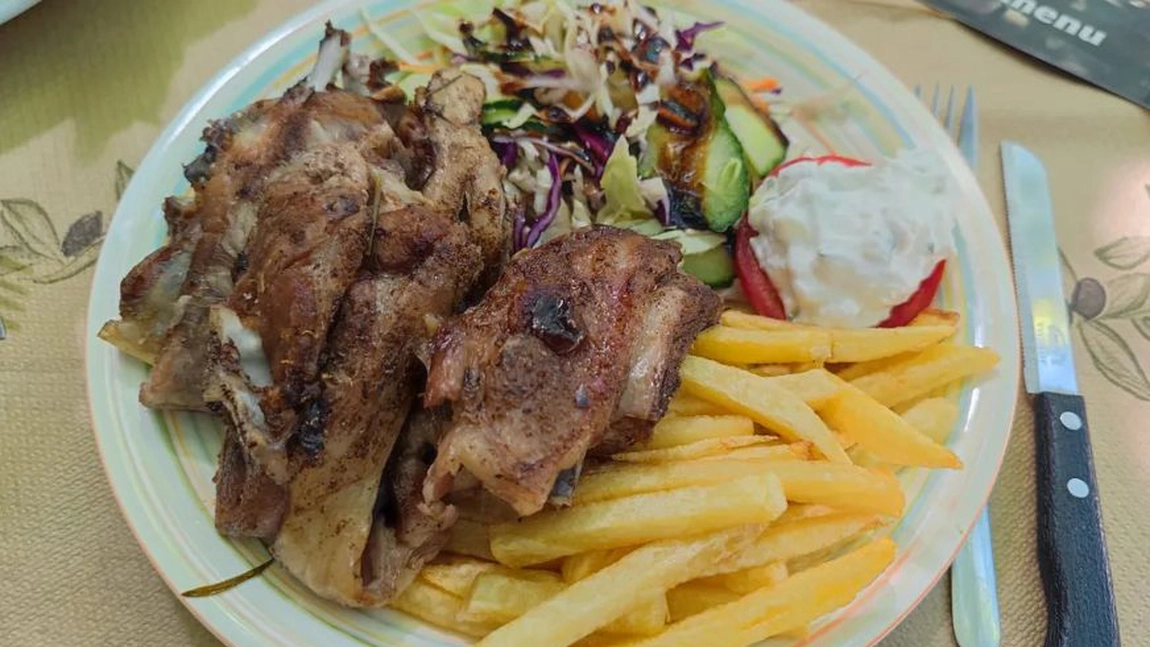 Cât costă un prânz complet și delicios în Thassos. Turiștii spun că e mai ieftin decât pe litoralul românesc