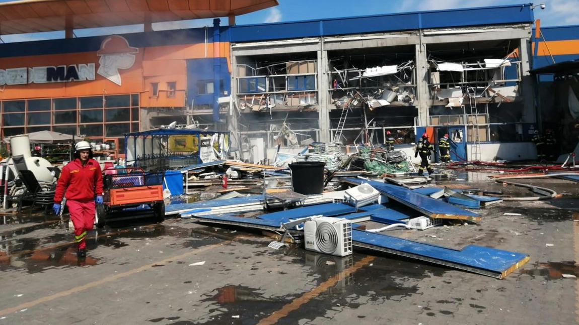 Momentul exploziei de la Dedeman Botoșani, surprins de o cameră de supraveghere - VIDEO