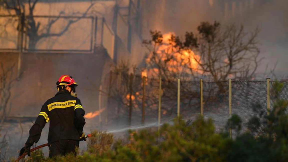 Vești proaste pentru românii care au planificate concedii în Grecia. „În anii în care temperaturile sunt ridicate avem incendii uriaşe