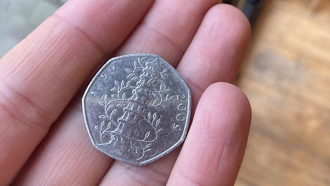 Moneda veche care valorează o mică avere. Iată câți bani poți primi pe ea