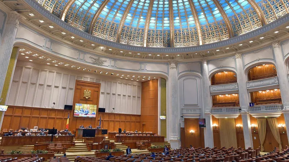 Vasile Dîncu, Claudiu Târziu şi Diana Şoşoacă, aleşi europarlamentari, au demisionat din Parlament