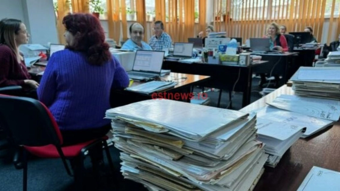 Salariul minim brut, diferit pentru trei categorii de angajați, de la 1 iulie. În ce domeniu remunerația brută va fi cea mai mică