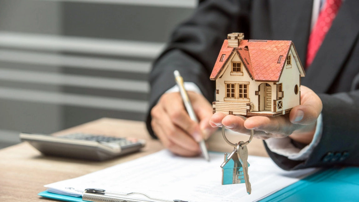 O nouă schimbare pe piața imobiliară. Ce se întâmplă cu creditele pentru terenuri și locuințe