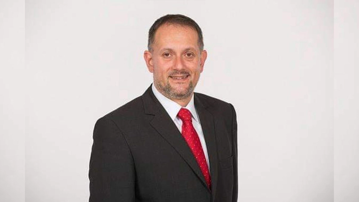 Răzbunarea primarului din Strunga! De necaz că nu a primit suficiente voturi, Sorin Lazăr a hotărât să le dea o lecție localnicilor! Nu a depus nici măcar o coroană la Monumentul Eroilor: „E supărat că nu a fost votat de oamenii de la noi din sat” - FOTO