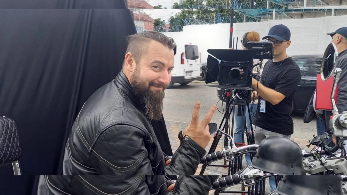 Peste 100 de deținuți sunt actori într-un film realizat în Penitenciarul Iași. Cum a fost experiența prin ochii regizorului: „Să joci ca deținut în film alături de polițistul care are grijă de tine este inedit”