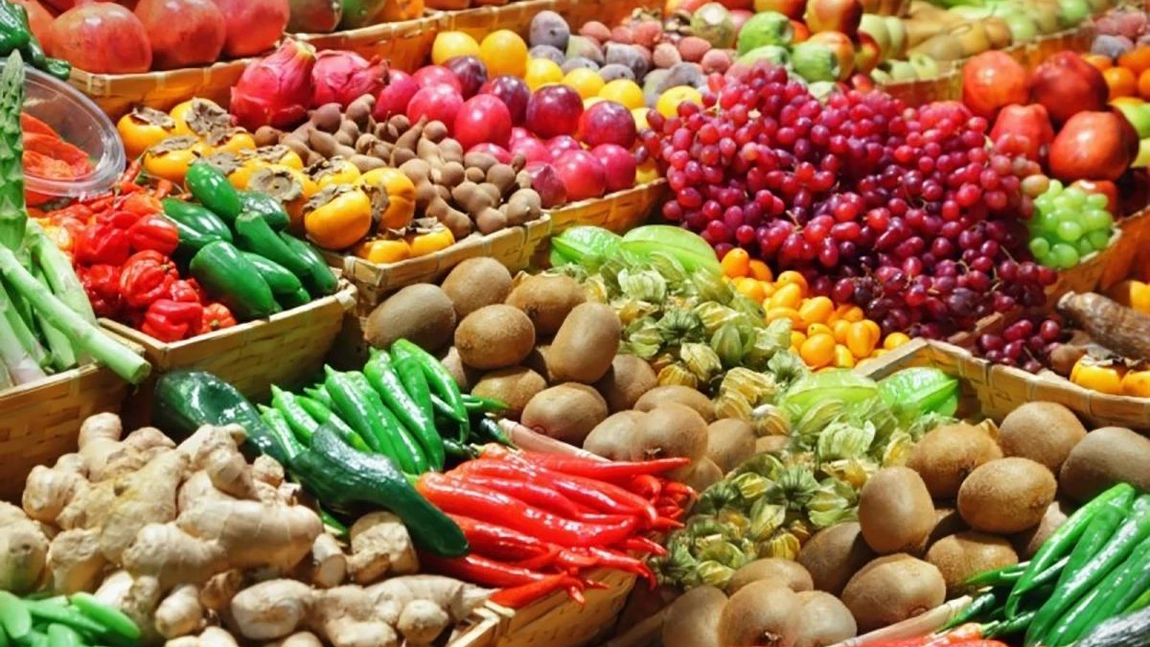 Atenție la otrava pe care o consumați involuntar! Legumele şi fructele sunt tratate cu „poluanţi eterni”!