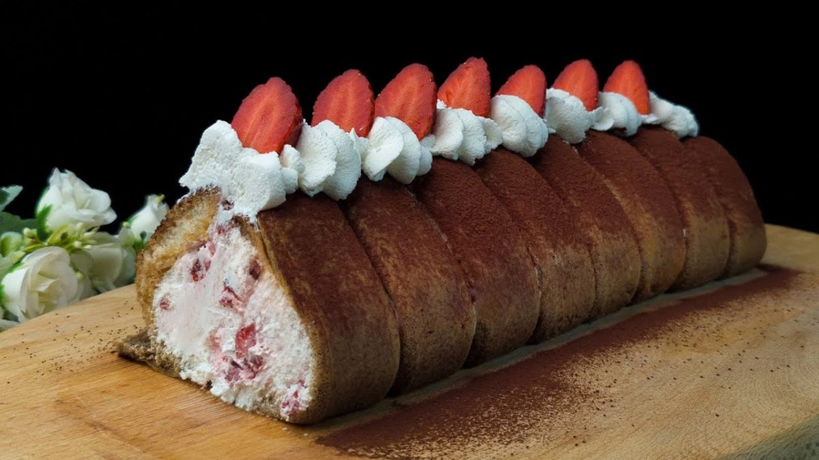 Ruladă tiramisu cu căpșuni, ceva mai bun nu ai mâncat!