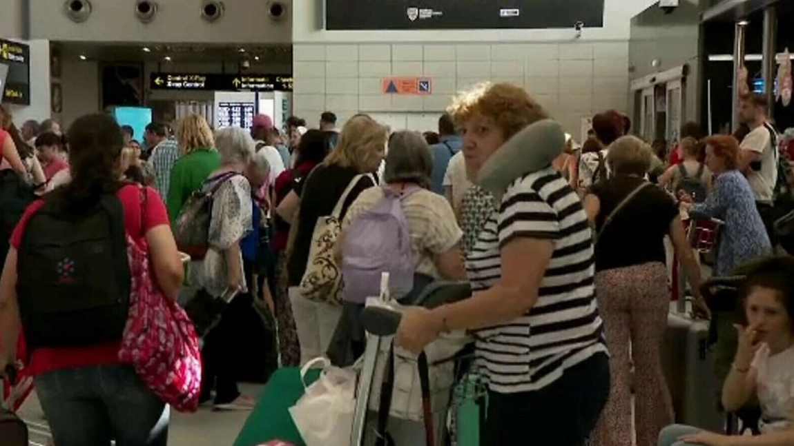 TAROM a decis câți bani dă pasagerilor curselor anulate! Care este procedura care trebuie urmată