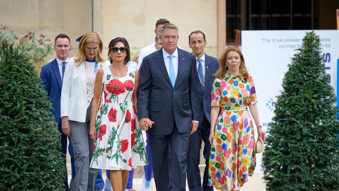 Cât costă rochia purtată de Carmen Iohannis la inaugurarea Casei României de la JO 2024 de la Paris