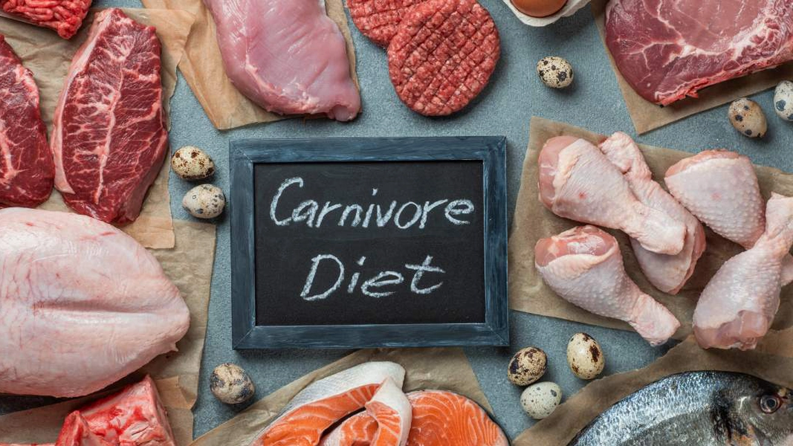 Ce este „carnivore diet”? Planul alimentar care elimină complet plantele din dieta ta