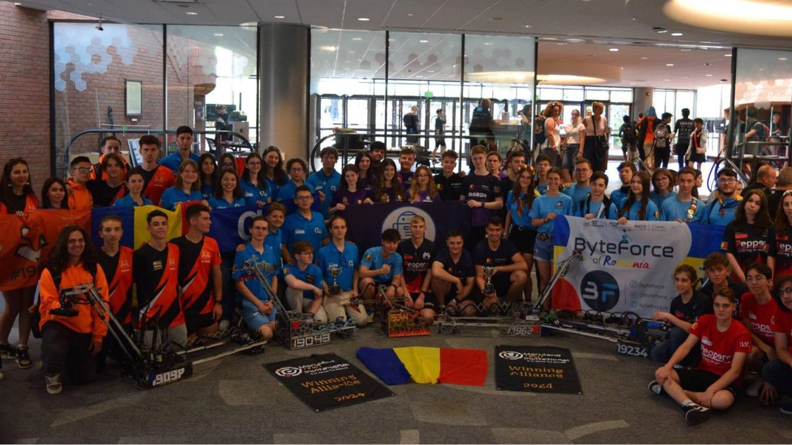 Trofeul vine în România! Alianța echipelor de robotică Iași - Ploiești a câștigat locul 1 la Maryland Tech Invitational 2024, SUA
