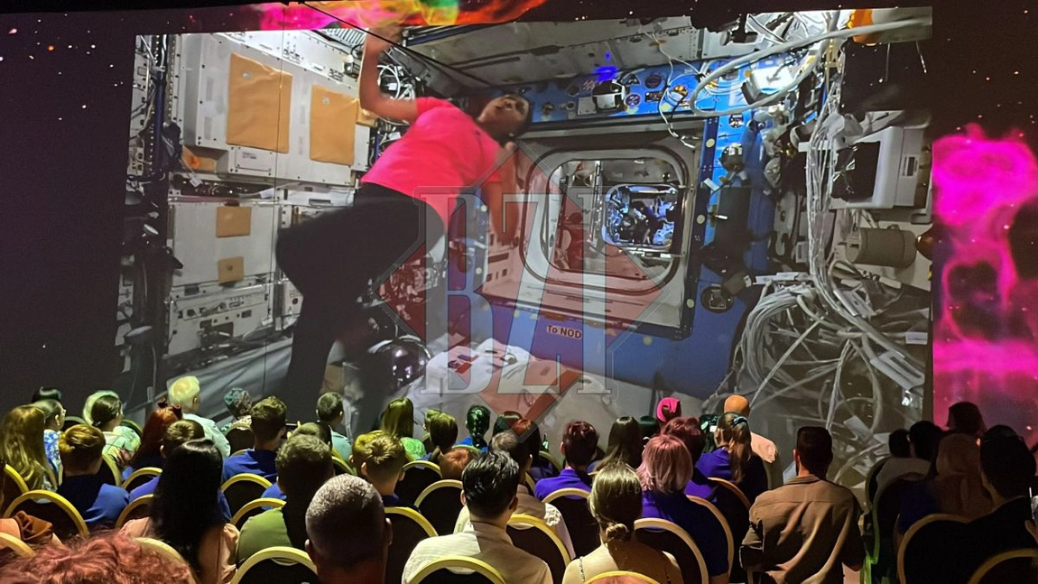 Primul cosmonaut român, Dumitru Dorin Prunariu a venit la Iași. Peste 300 de ieșeni sunt prezenți la eveniment - UPDATE, FOTO, LIVE VIDEO