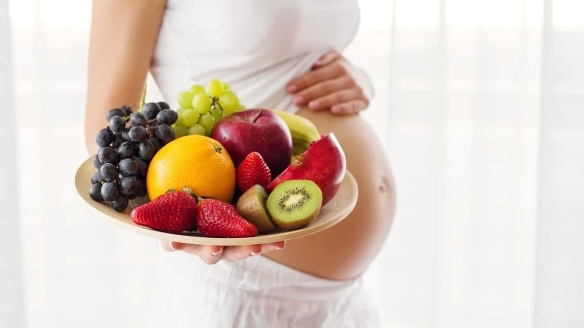 Ce fructe sunt interzise în timpul sarcinii? Ananasul și papaya sunt de evitat pe tot parcursul acesteia