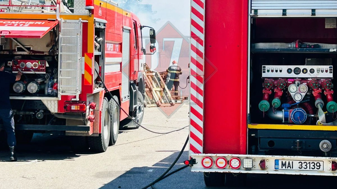 Incendiu în spate la Mathaus. Un generator a luat foc - EXCLUSIV, FOTO, VIDEO