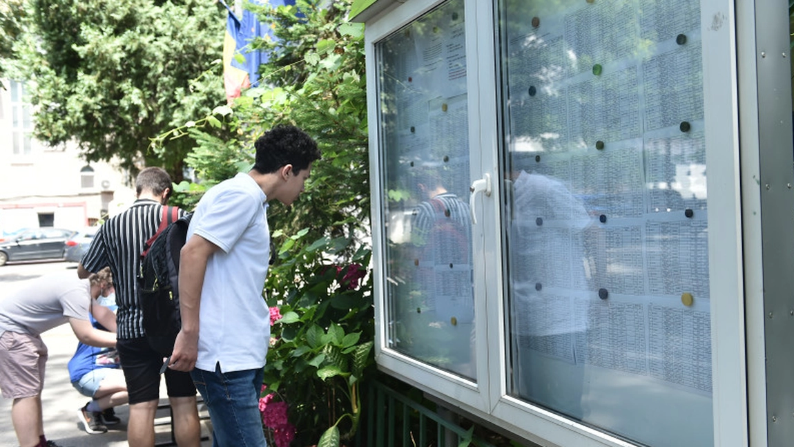 Şapte elevi din Iaşi au luat 10 pe linie la Evaluarea Naţională 2024