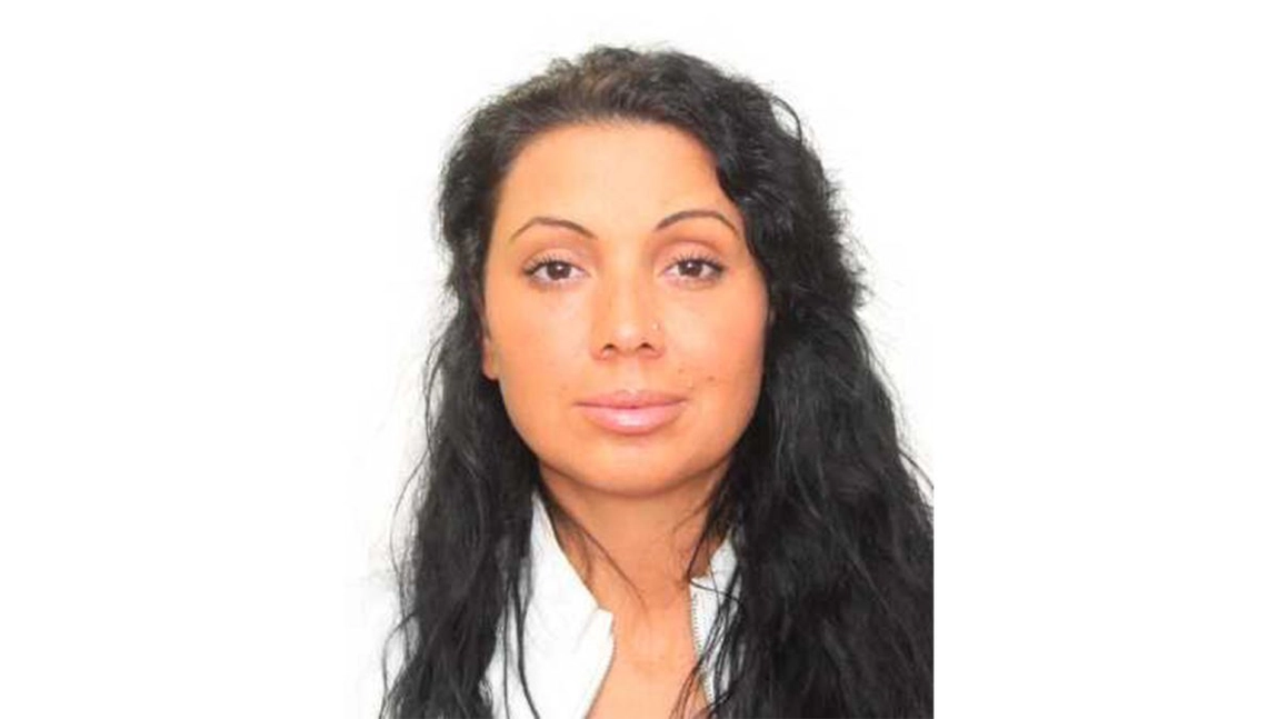 După Adriana toți polițiștii se uită! Bruneta are 45 de ani și este una dintre cele mai căutate ieșence. Trebuie să stea mai mult de 10 ani la pușcărie. Iată ce a făcut