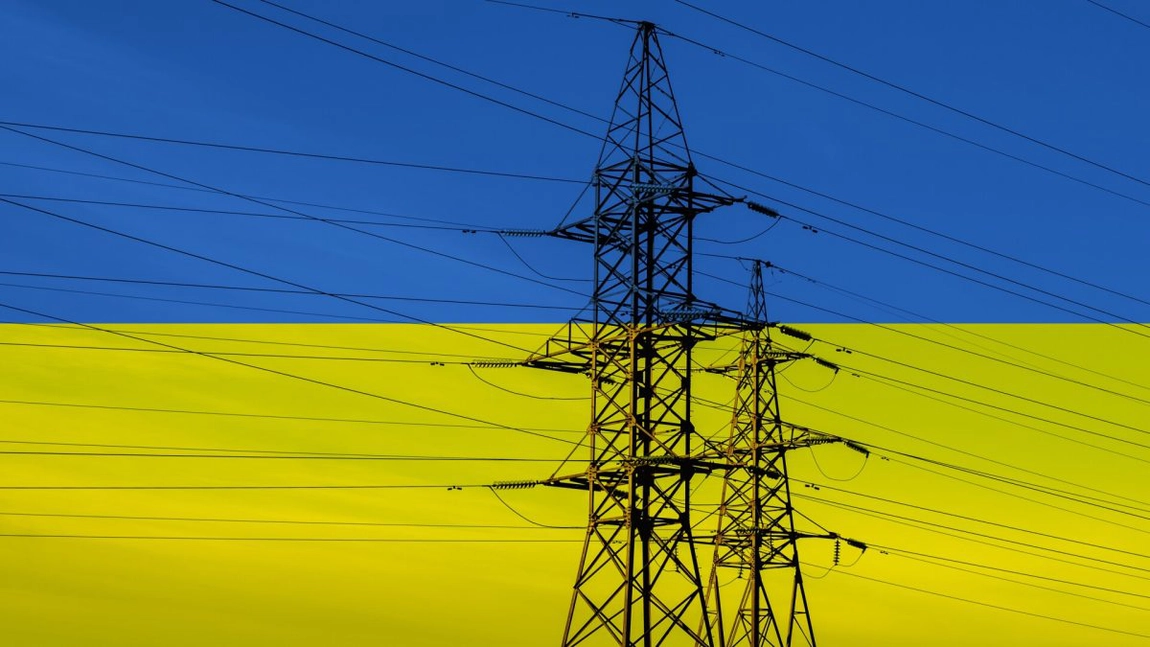 România exportă energie în Ucraina și importă la prețuri uriașe din Ungaria