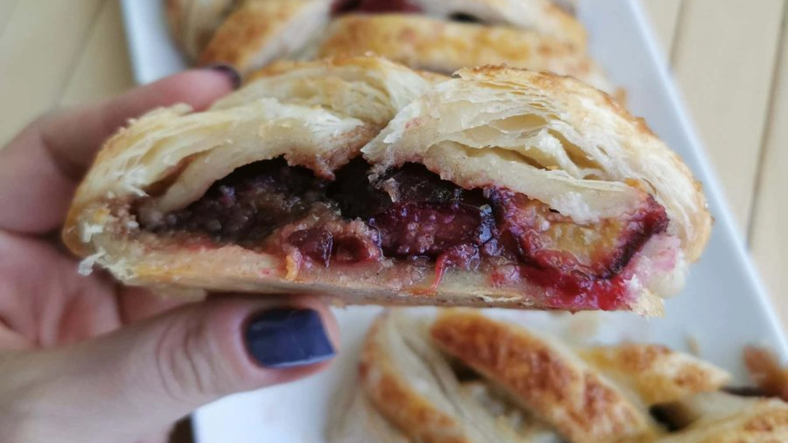 Ștrudelul cu prune: un deliciu dulce în bucătăria tradițională