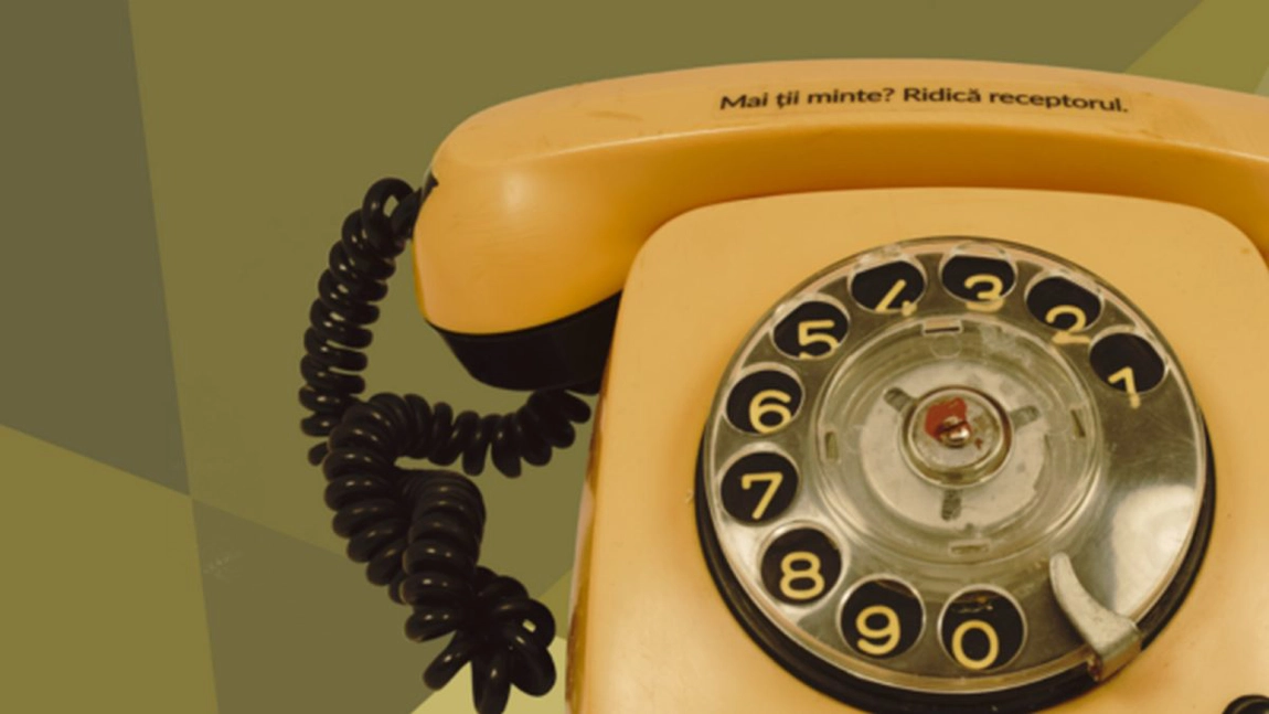 Telefonul Amintirilor, la Muzeul „Vasile Alecsandri” din Mircești, județul Iași. Vizitatorii pot asculta fragmente sonore din viețile adolescenților din anii ’70-’80