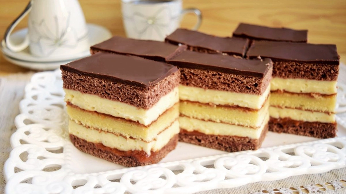 Rețeta pentru prăjitura Televizor sau Budapeste. Un desert clasic din anii ’60!