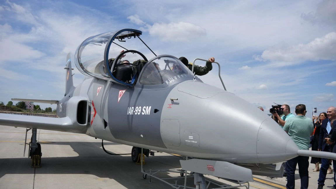 Acțiunile companiei de stat Avioane Craiova au crescut cu 30% la Bursa de Valori București