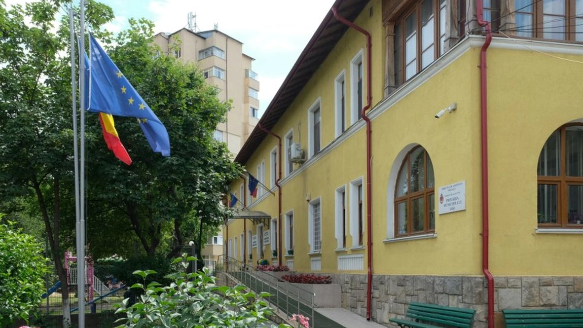 Mii de persoane din Iași sunt dependente de ajutorul de la Direcția de Asistență Socială. Aceștia primesc zilnic mâncare și apă