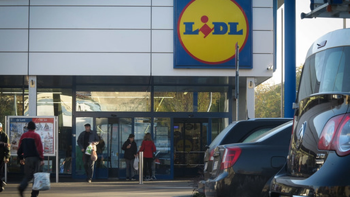 Robert a fost amendat pentru că și-a lăsat mașina 80 de minute în parcare! S-a întâmplat în parcarea unui supermarket LIDL