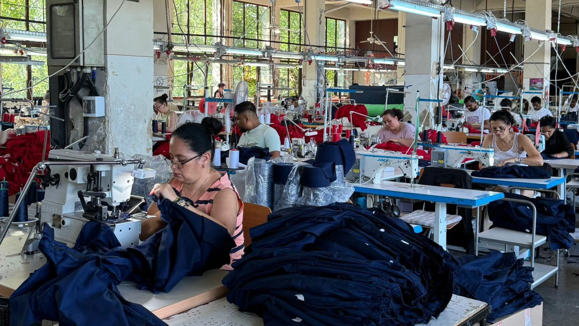 Fabrica de uniforme SIVA Uniforms din București estimează afaceri duble în 2024 și se extinde internațional