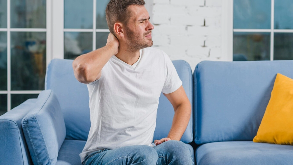 Te confrunți cu dureri cervicale persistente? Noi îți spunem ce perne ortopedice te-ar putea ajuta!