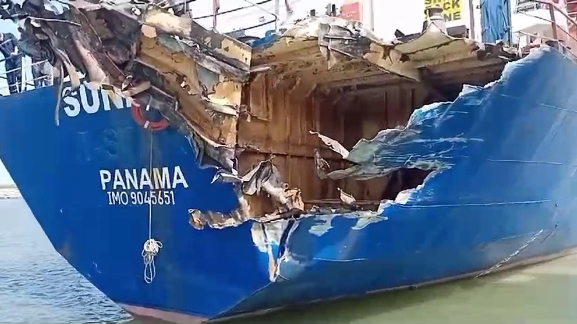 Accident naval pe brațul Sulina, două nave s-au lovit, în zona milei 19 - FOTO, VIDEO