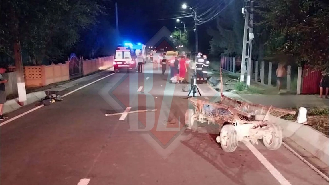Accident cumplit azi noapte la Iași. Doi bărbați au murit după ce au fost loviți de o mașină - EXCLUSIV FOTO