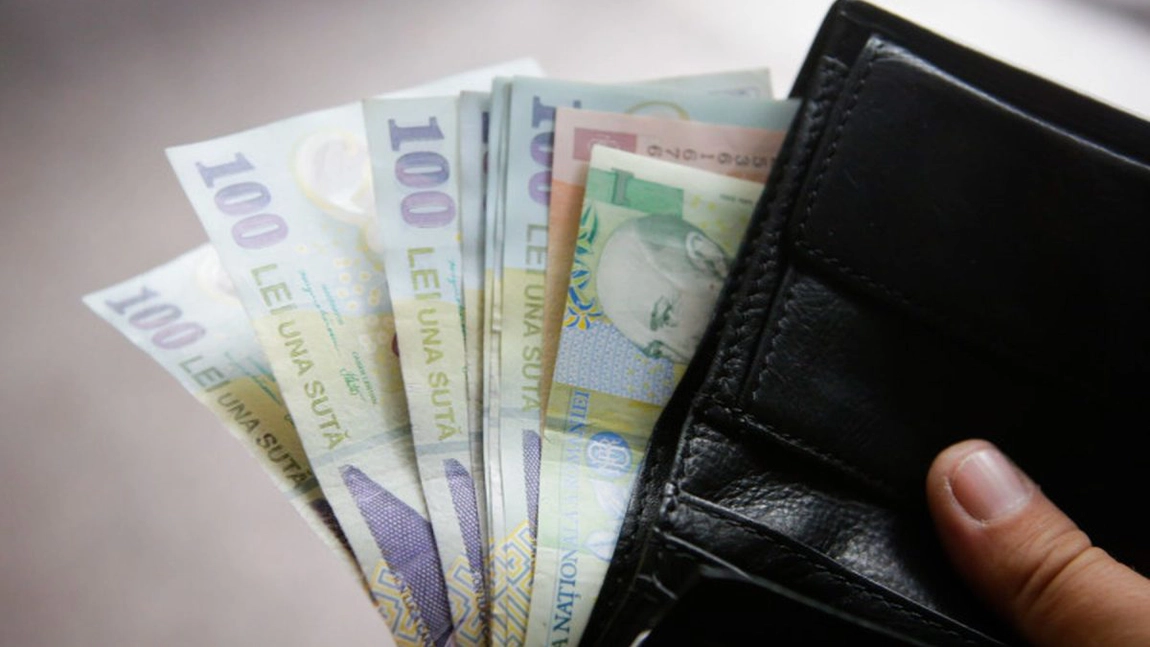 La Iași, morții primesc decizii de recalculare a pensiilor! Cum a reacționat un pensionar când a venit poștașul la ușă