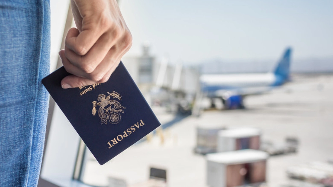 Cetățenii britanici care călătoresc în UE sunt obligați să facă asta! Legea va intra în vigoare anul viitor