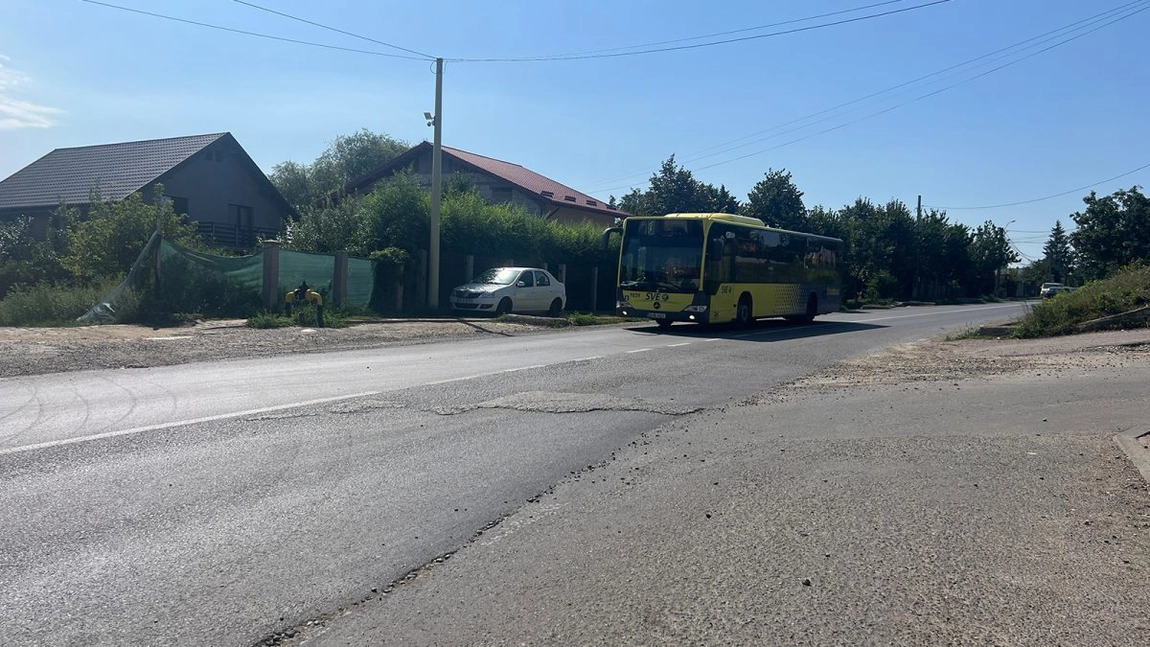 Străzile județului Iași arată ca după bombardament. Președintele CJ, Costel Alexe, răspunde la „mișto” reclamațiilor șoferilor: „Nu știu eu toate gropile din drumul județean”
