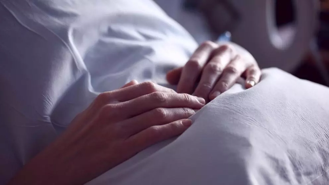 O femeie a ajuns în comă după ce s-a internat cu stări de vomă