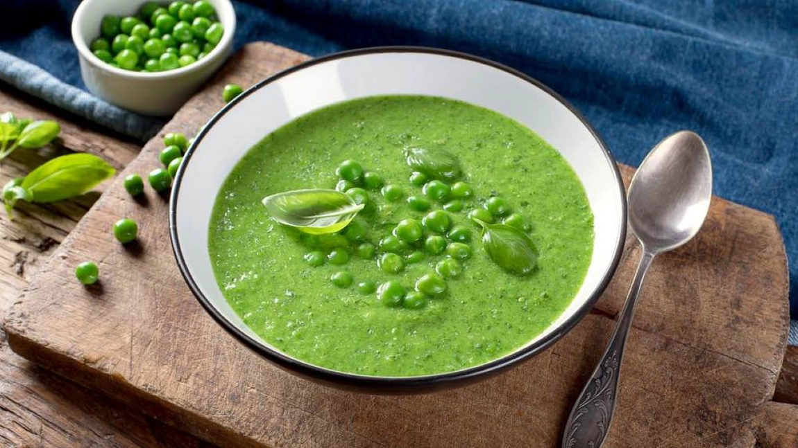 Cea mai bună supă cremă de mazăre cu rucola și parmezan!
