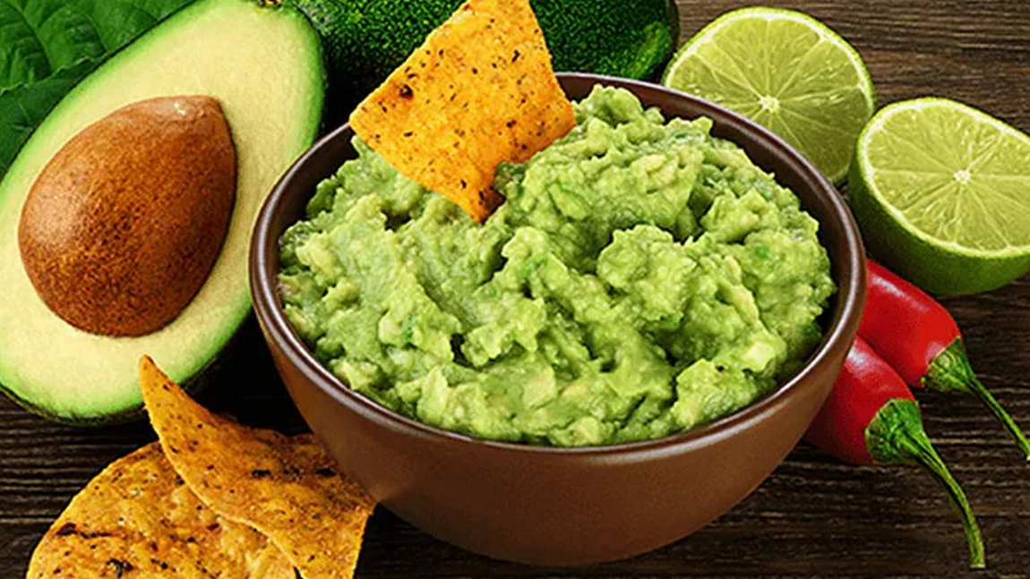 Guacamole, rețetă clasică cu sos de avocado. Gustul mexican în bucătăria ta
