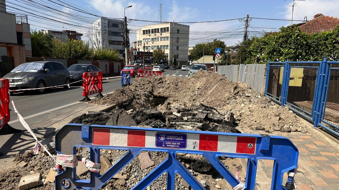 Pericol de explozie pe o stradă din Iași. Locatarii stau cu frică de mai bine de trei ani. „E ca o bombă acolo”! - FOTO