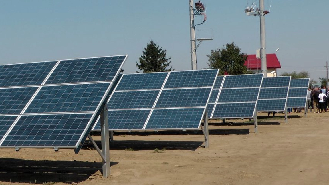 În comuna Valea Lupului, va fi înființat un parc fotovoltaic cu 500 de panouri! Investiția în proiect depășește 1.300.000 de lei