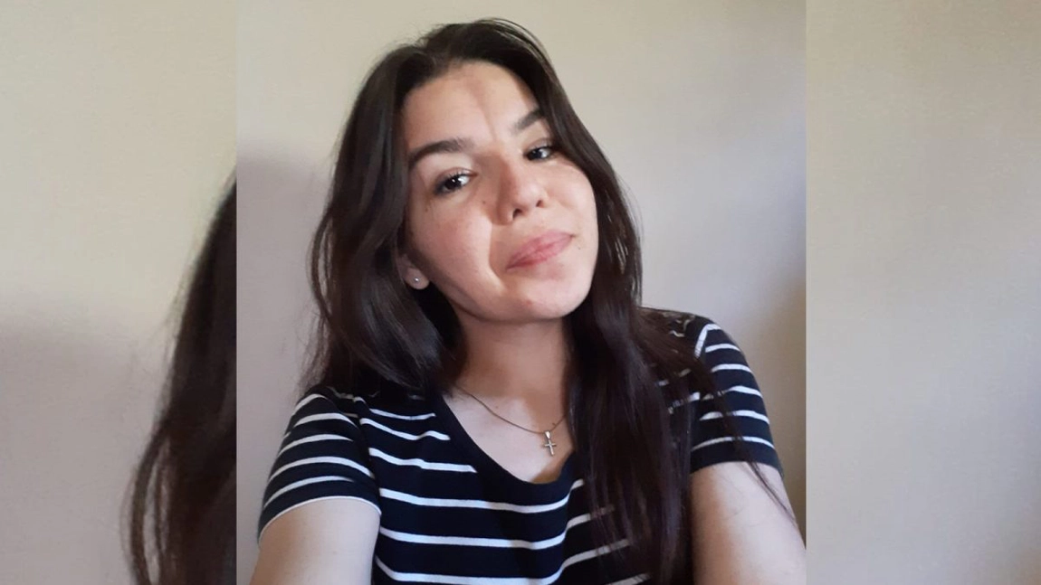 12.000 de euro o despart pe o tânăra de 19 ani de o viață normală! Florentina Onel se luptă, de 15 ani, cu o boală care i-a răpit bucuria copilăriei - FOTO