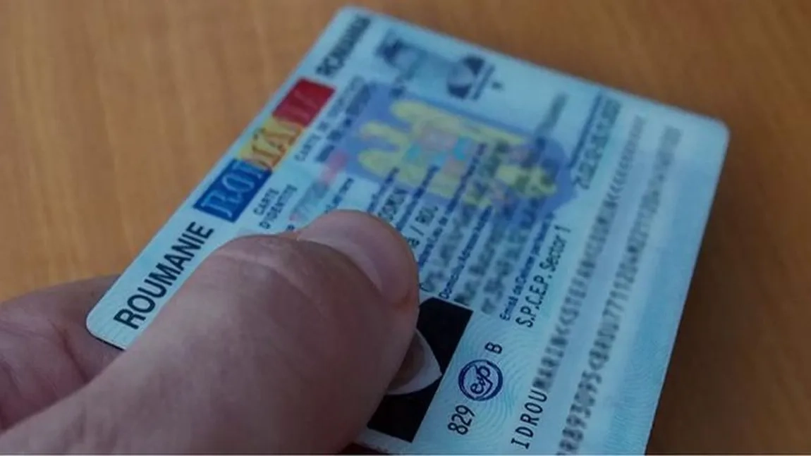 Românii care sunt obligați să își schimbe buletinul în 15 zile. Ce amenzi riscă dacă nu fac asta