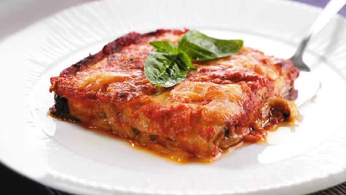 Vinete Parmigiana – un prânz delicios ce combină bucătăria italiană cu aromele clasice românești
